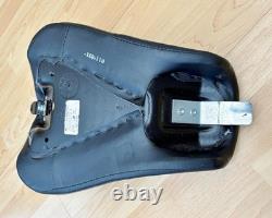 Harley Sportster 48 72 Solo Riders Seat Single Saddle Bobber 10-21 XLX 51911-10