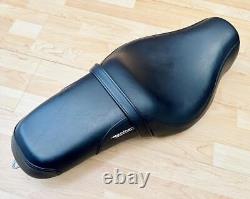 Harley Sportster Custom Low Badlander Dual Seat Sport Saddle 2007-20 XL 51749-07