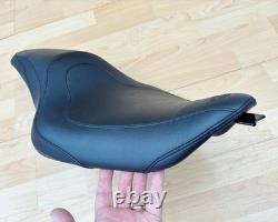 Harley Sportster Mustang Tripper Fastback Smooth Dual Seat Saddle 04-21 XL 76290