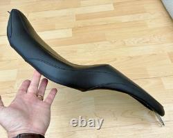 Harley Sportster Mustang Tripper Fastback Smooth Dual Seat Saddle 04-21 XL 76290