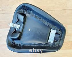 Harley Sportster Smooth Solo Riders Seat Single Bobber Saddle 83-03 XL 52129-92C