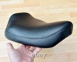 Harley Sportster Smooth Solo Riders Seat Single Bobber Saddle 83-03 XL 52129-92C