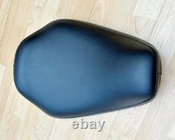Harley Sportster Smooth Solo Riders Seat Single Bobber Saddle 83-03 XL 52129-92C