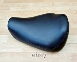 Harley Sportster Smooth Solo Riders Seat Single Bobber Saddle 83-03 XL 52129-92C