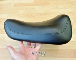 Harley Sportster Smooth Solo Riders Seat Single Bobber Saddle 83-03 XL 52129-92C