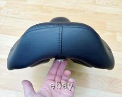 Harley Sportster Smooth Solo Riders Seat Single Bobber Saddle 83-03 XL 52129-92C