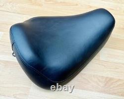 Harley Sportster Smooth Solo Riders Seat Single Bobber Saddle 83-03 XL 52129-92C