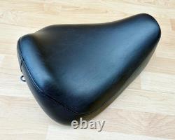 Harley Sportster Smooth Solo Riders Seat Single Bobber Saddle 83-03 XL 52129-92C