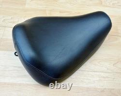 Harley Sportster Smooth Solo Riders Seat Single Bobber Saddle 83-03 XL 52129-92C