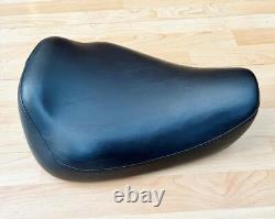 Harley Sportster Smooth Solo Riders Seat Single Bobber Saddle 83-03 XL 52129-92C