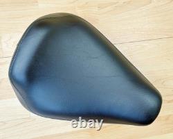 Harley Sportster Smooth Solo Riders Seat Single Bobber Saddle 83-03 XL 52129-92C