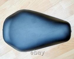 Harley Sportster Smooth Solo Riders Seat Single Bobber Saddle 83-03 XL 52129-92C