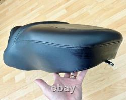 Harley Touring Dual Seat Saddle Ultra Classic Electra Glide 2008+ FLH 52000033