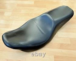 Harley Touring Leather Badlander Dual Seat Double Twin Saddle 2008+ FL 52000257