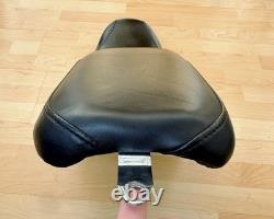 Harley Touring Leather Badlander Dual Seat Double Twin Saddle 2008+ FL 52000257