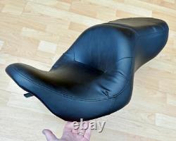 Harley Touring Reach Dual Seat Road King Glide 2-Up Saddle 97-07 FLH 52609-05