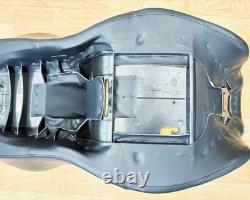 Harley Touring Reach Two-Up Dual Seat Double Twin Saddle Ultra 2014+ 52000173