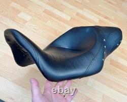 Harley Touring Road King Dual Seat OEM Studded 2-Up Saddle 2014+ FLHR 52000038