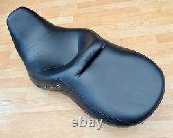 Harley Touring Road King Dual Seat OEM Studded 2-Up Saddle 2014+ FLHR 52000038