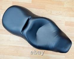 Harley Touring Road King Dual Seat OEM Studded 2-Up Saddle 2014+ FLHR 52000038