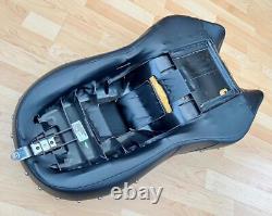Harley Touring Road King Dual Seat OEM Studded 2-Up Saddle 2014+ FLHR 52000038