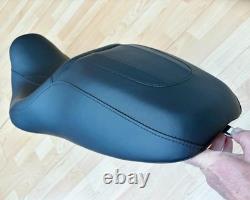Harley Touring Street Glide Dual Seat Double Saddle Road 2008+ FLH FLT 52000142