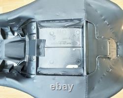 Harley Touring Street Glide Dual Seat Double Saddle Road 2008+ FLH FLT 52000142