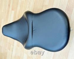 Harley Touring Sundowner Smooth Dual Seat Road Street Glide Saddle 08+ 52093-08A