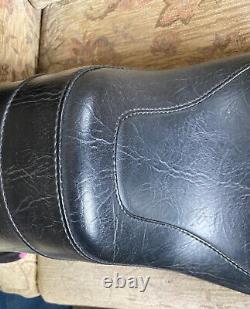 Mustang TripperT Fastback 2-Up Seat for Harley-Davidson Touring Models