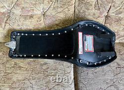 Mustang TripperT Fastback 2-Up Seat for Harley-Davidson Touring Models