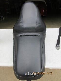 OEM HARLEY DAVIDSON 2004 CVO Electra-glide Seat & Driver's backrest +mtg brkt