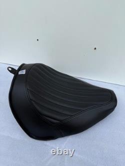 OEM Harley-Davidson Solo Seat P/N 52000031A for Softail Slim Black