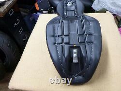 Oem Harley Davidson Dyna Seat 52000156