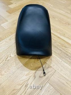 Official Harley Davidson V rod Seat And Pillion pad Black RDW 92/61-0067 New