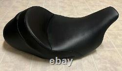 Saddlemen Low Solo Seat for Harley Davidson Touring